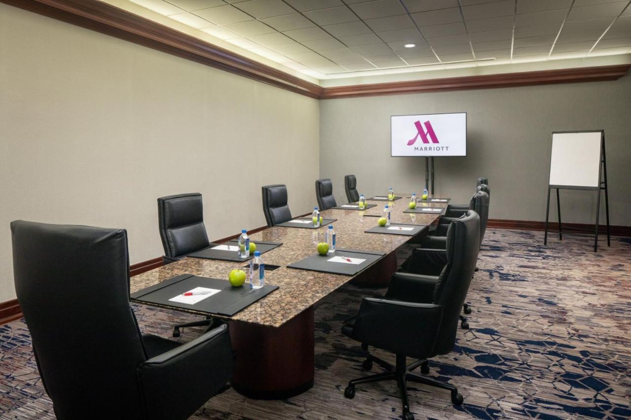 Hotel Indianapolis Marriott East Esterno foto